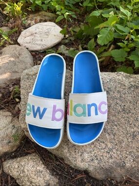 New Balance Slide Sandals White With Blue Footbed Women’s Size 9 Pre-Owned